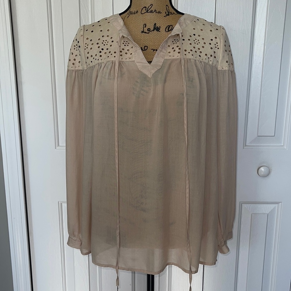 BNWT Mistic Prysm by Listicle Cream Blouse